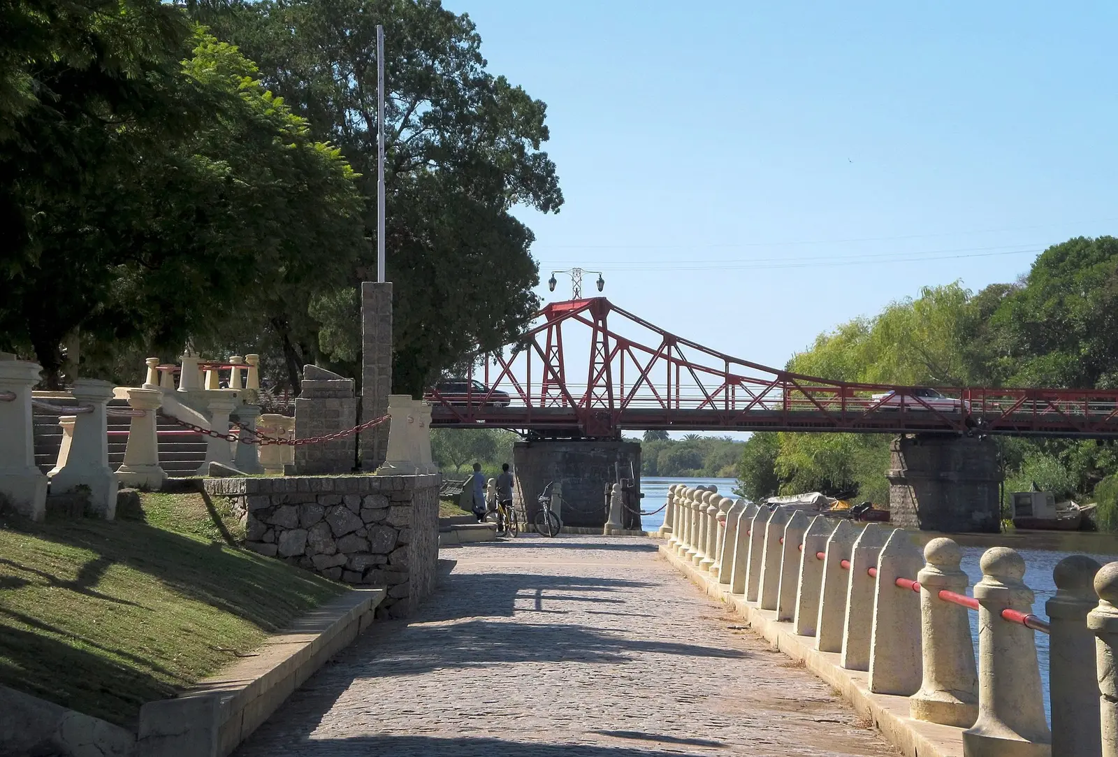 Carmelo or Nueva Helvecia: how to choose where to buy a house in Colonia