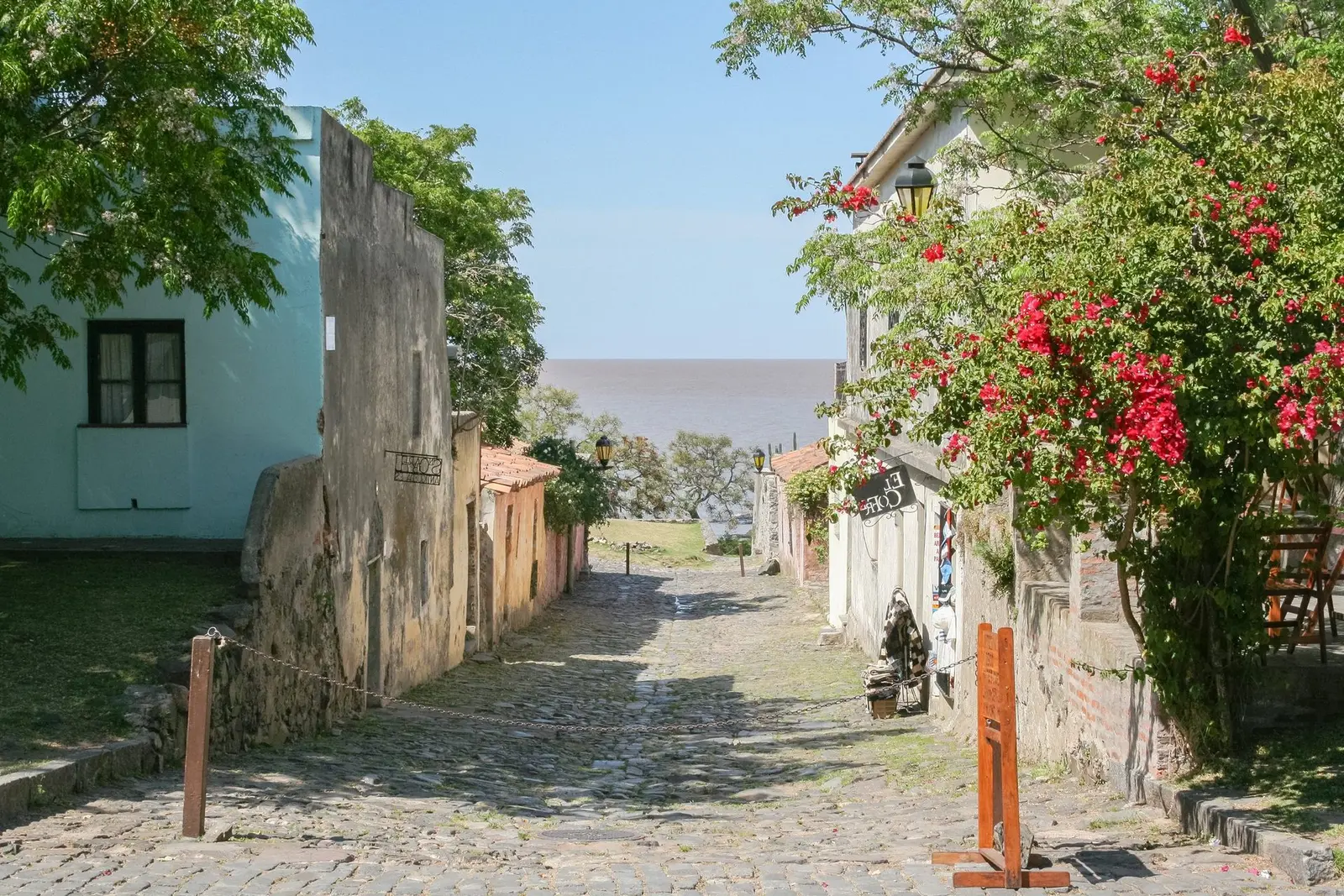 Comprar casa en Colonia del Sacramento: barrios, precios y permisos