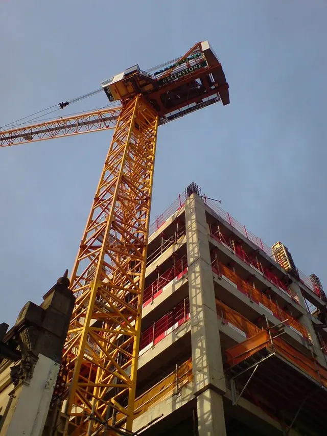 Comprar en construcción en Uruguay (2026): checklist y contrato
