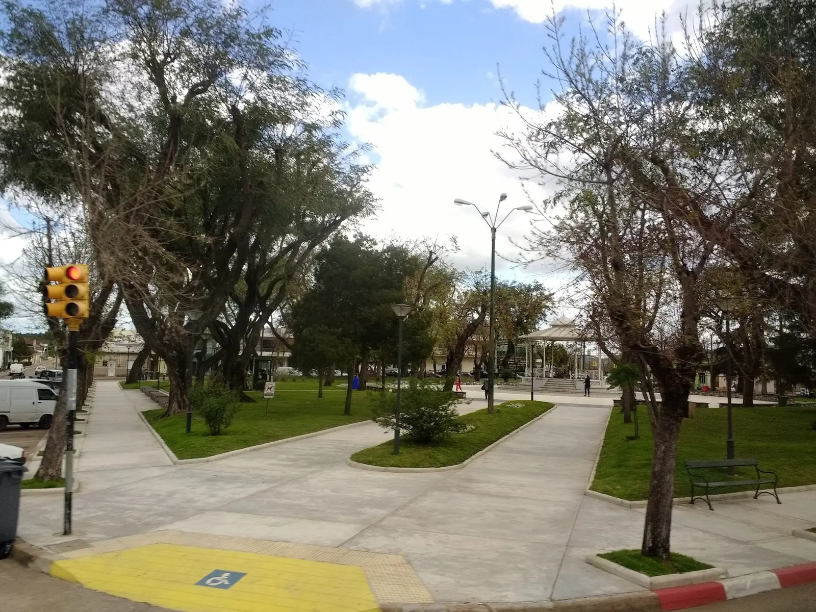 Selling a house in Minas, Lavalleja: price, paperwork and what you keep
