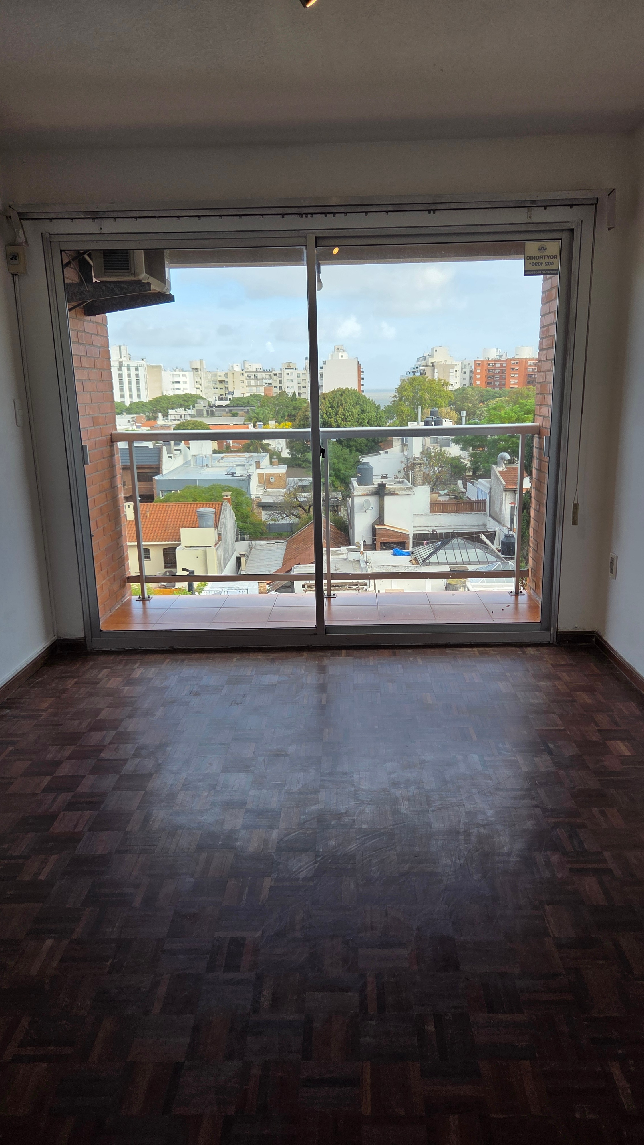 Monoambiente con divisiones y terraza, Pocitos Nuevo - Zona WTC  — Pocitos Nuevo, Montevideo