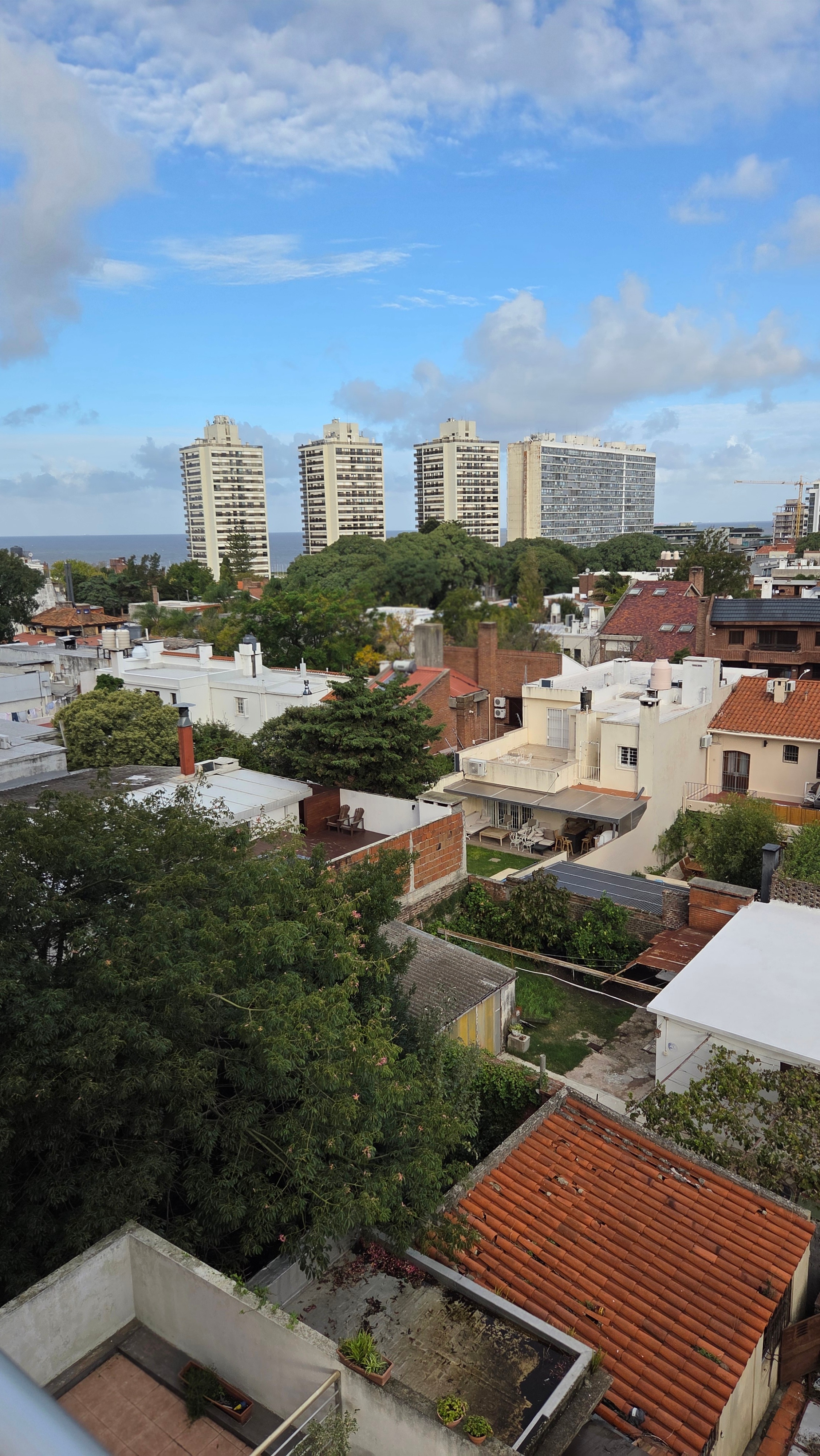 Monoambiente con divisiones y terraza, Pocitos Nuevo - Zona WTC 