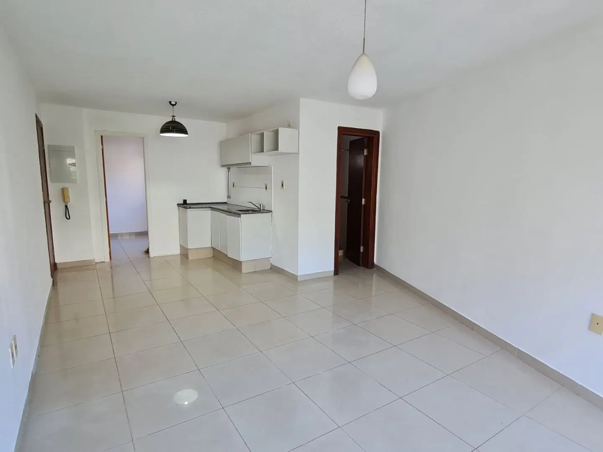 Inversores - Con Renta. 1 Dormitorio, balcón al frente