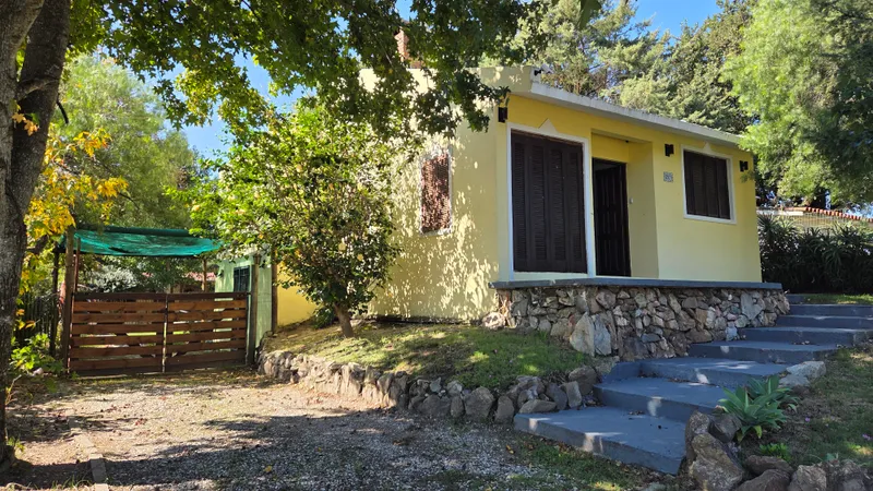 Casa para 4 personas + monoambiente para 2. Piscina climatizada - Costa Azul