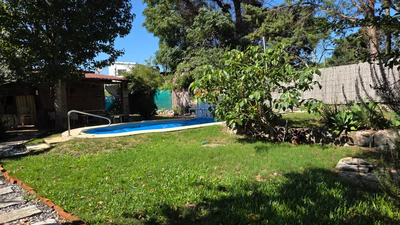 Casa para 4 personas + monoambiente para 2. Piscina climatizada - Costa Azul