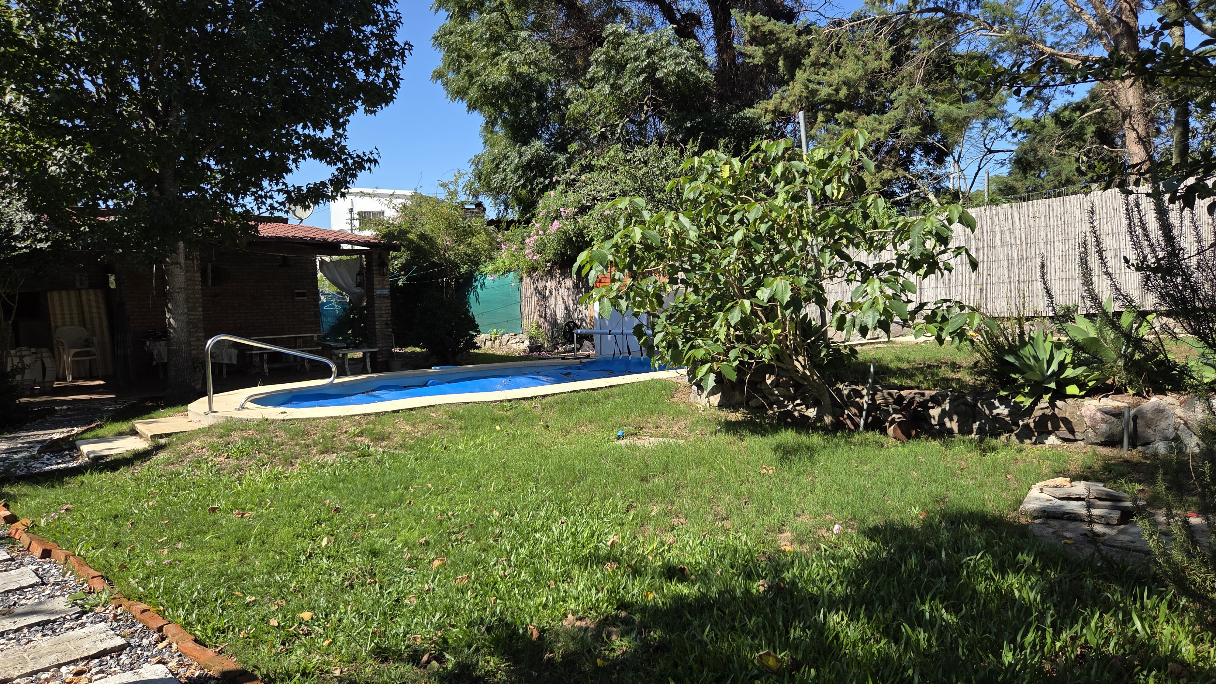 Casa para 4 personas + monoambiente para 2. Piscina climatizada - Costa Azul