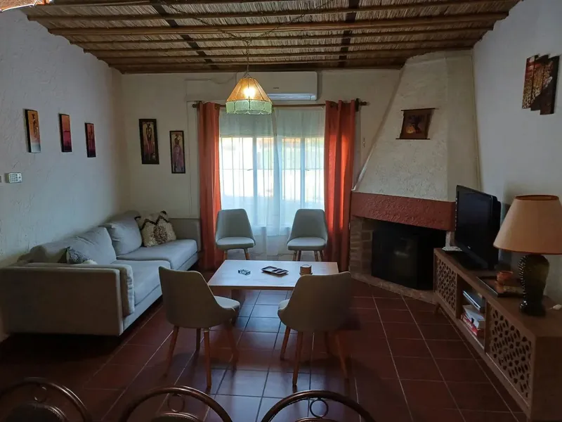Alquiler La Floresta, 2 Baños, Aire Acondicionado, Wifi  