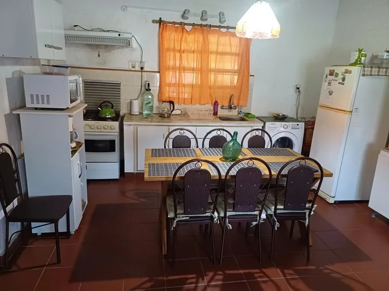 Alquiler La Floresta, 2 Baños, Aire Acondicionado, Wifi  