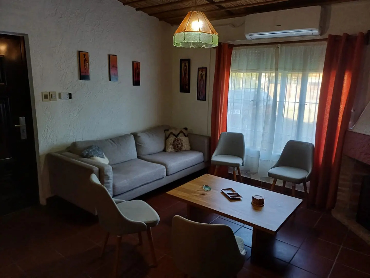 Alquiler La Floresta, 2 Baños, Aire Acondicionado, Wifi  