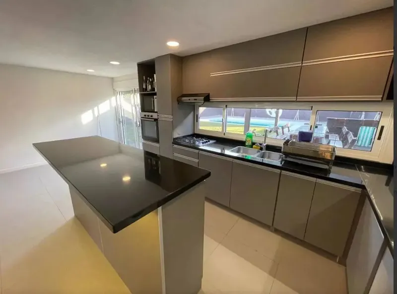 Alquiler Excelente Casa En Parque Del Plata, Piscina Climatizada