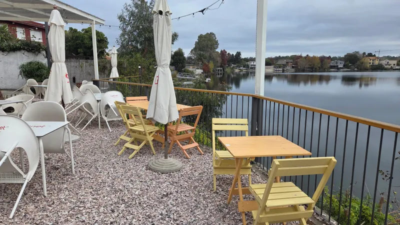 Venta de llave de Cafetería sobre el Lago-Parque Carrasco