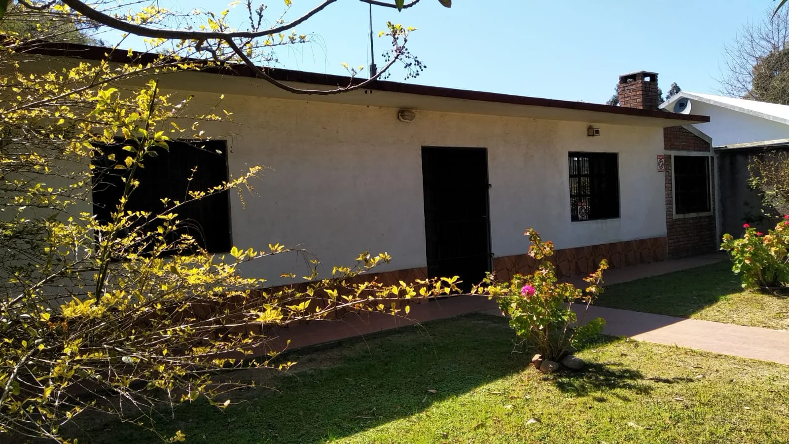 Alquiler Casa 2 Dormitorios con parrillero y jardin en La Floresta 
