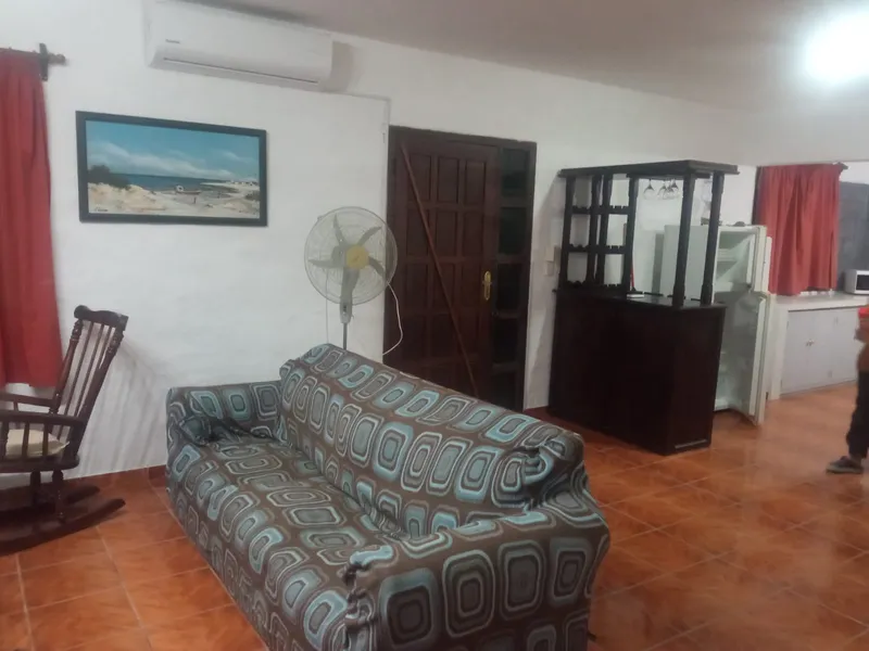 Alquiler Casa 2 Dormitorios con parrillero y jardin en La Floresta