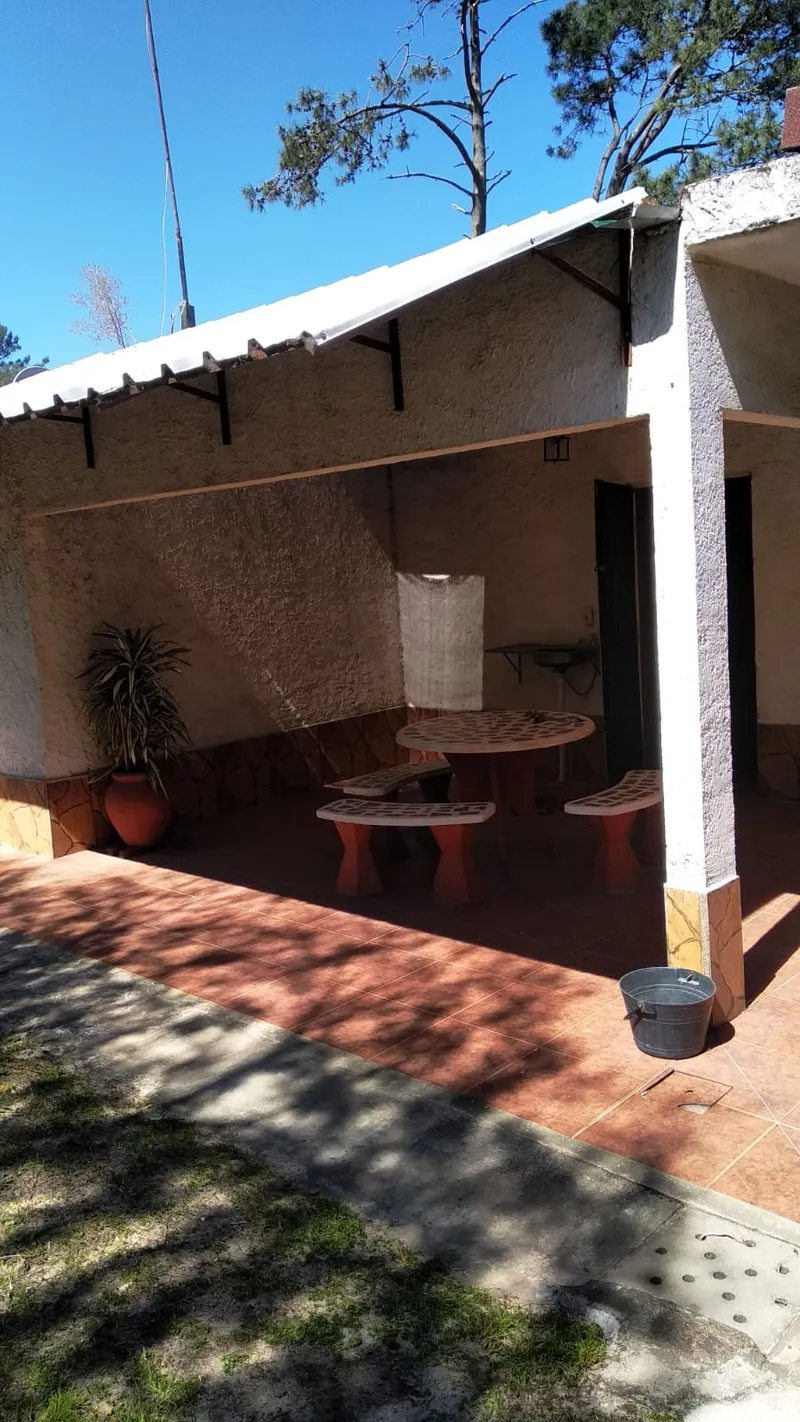 Alquiler Casa 2 Dormitorios con parrillero y jardin en La Floresta