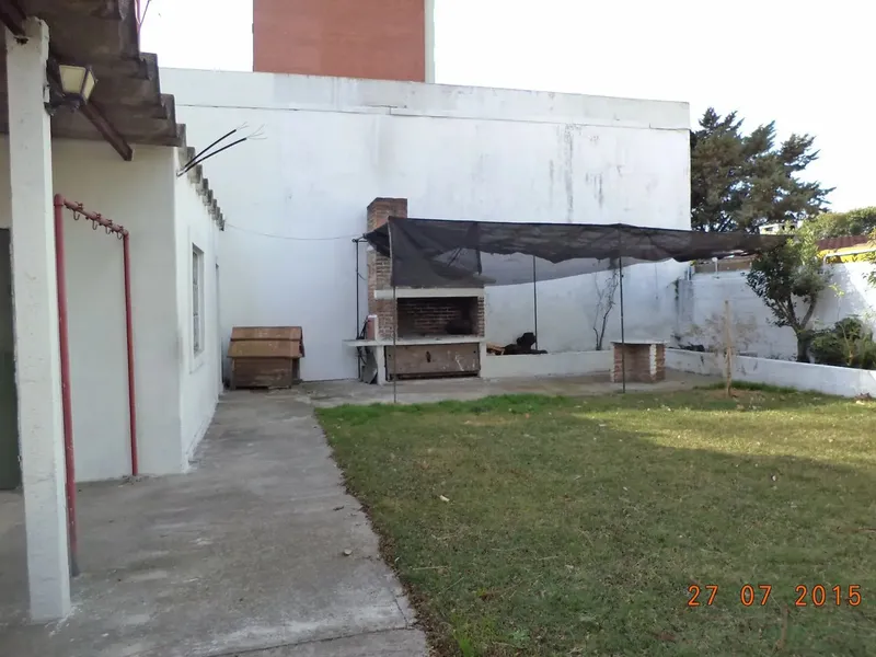 Venta Casa 3 Dormitorios, Garaje Y Fondo 