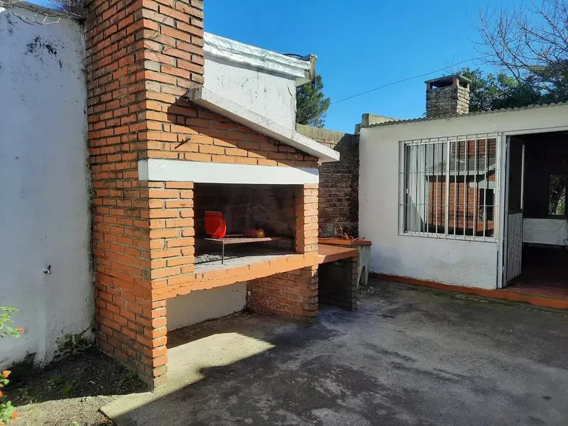 Alquiler Casa La Floresta. 2 dormitorios. Parrillero y amplio fondo