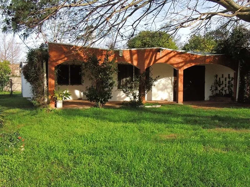 Alquiler Casa La Floresta. 2 dormitorios. Parrillero y amplio fondo