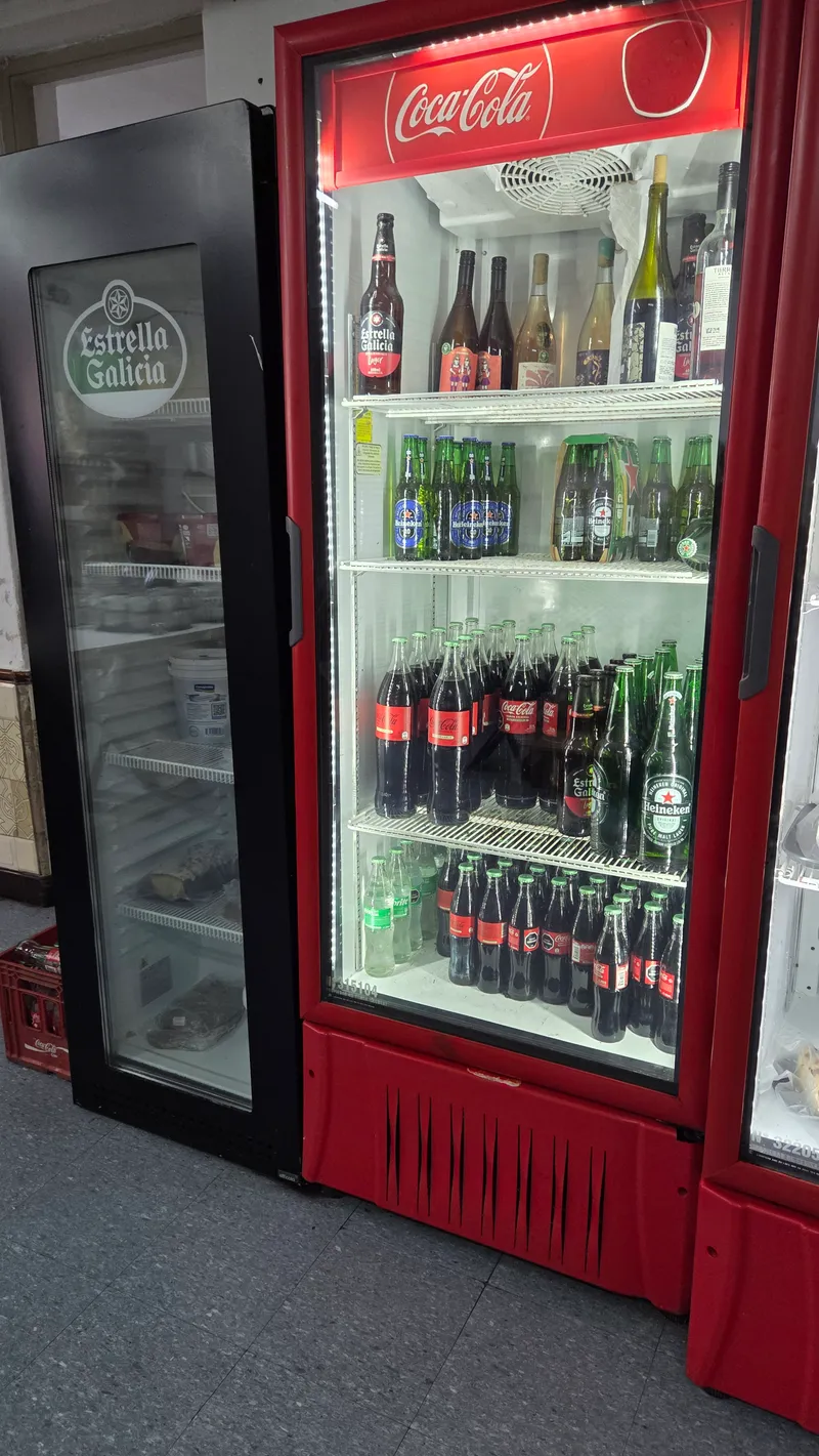 Venda de Ponto Comercial: Cafeteria Especializada e Espaço Cultural em Cordón – Alta Rentabilidade