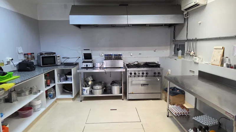 Venda de Ponto Comercial: Cafeteria Especializada e Espaço Cultural em Cordón – Alta Rentabilidade