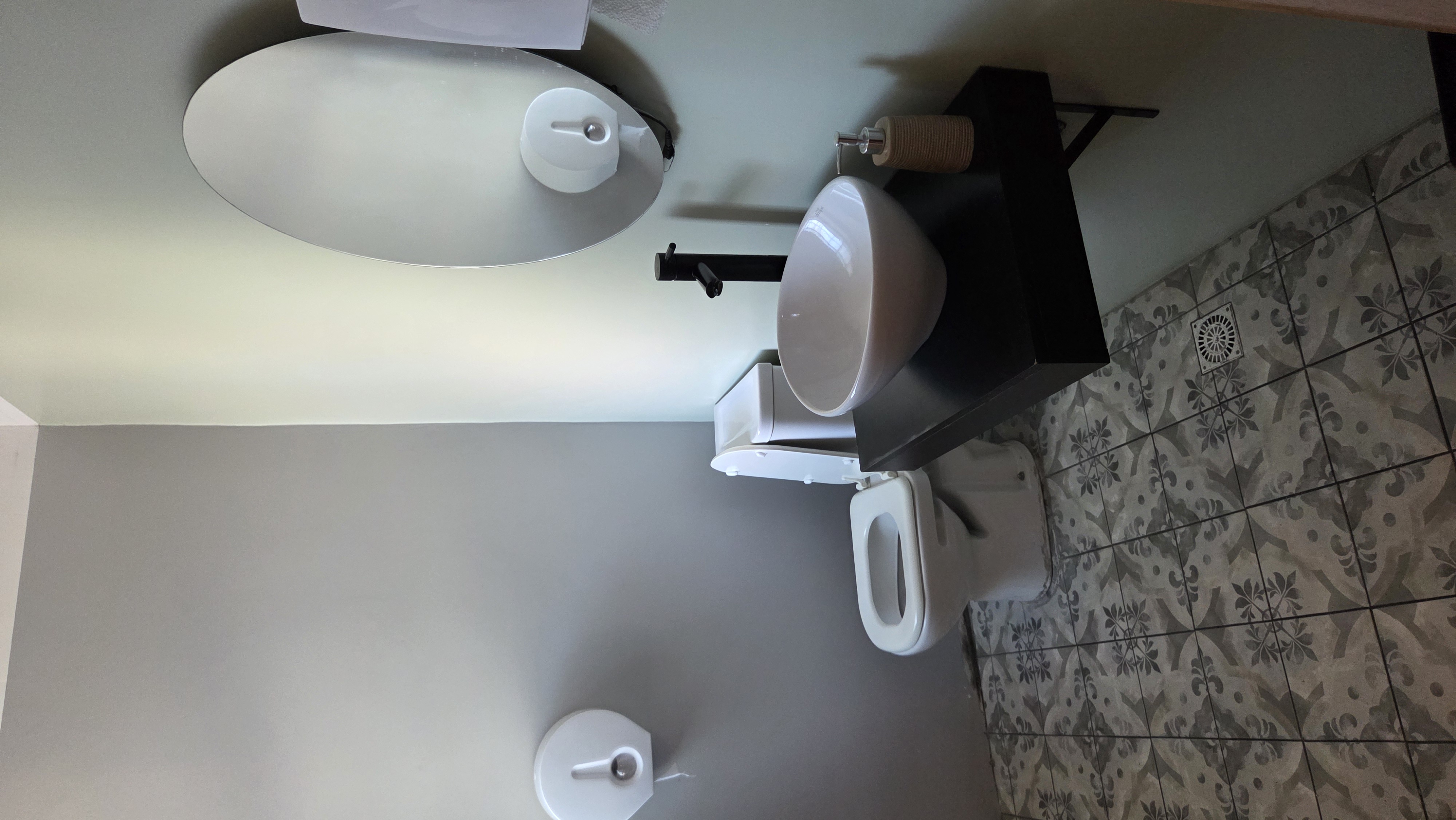 Venda de Ponto Comercial: Cafeteria Especializada e Espaço Cultural em Cordón – Alta Rentabilidade