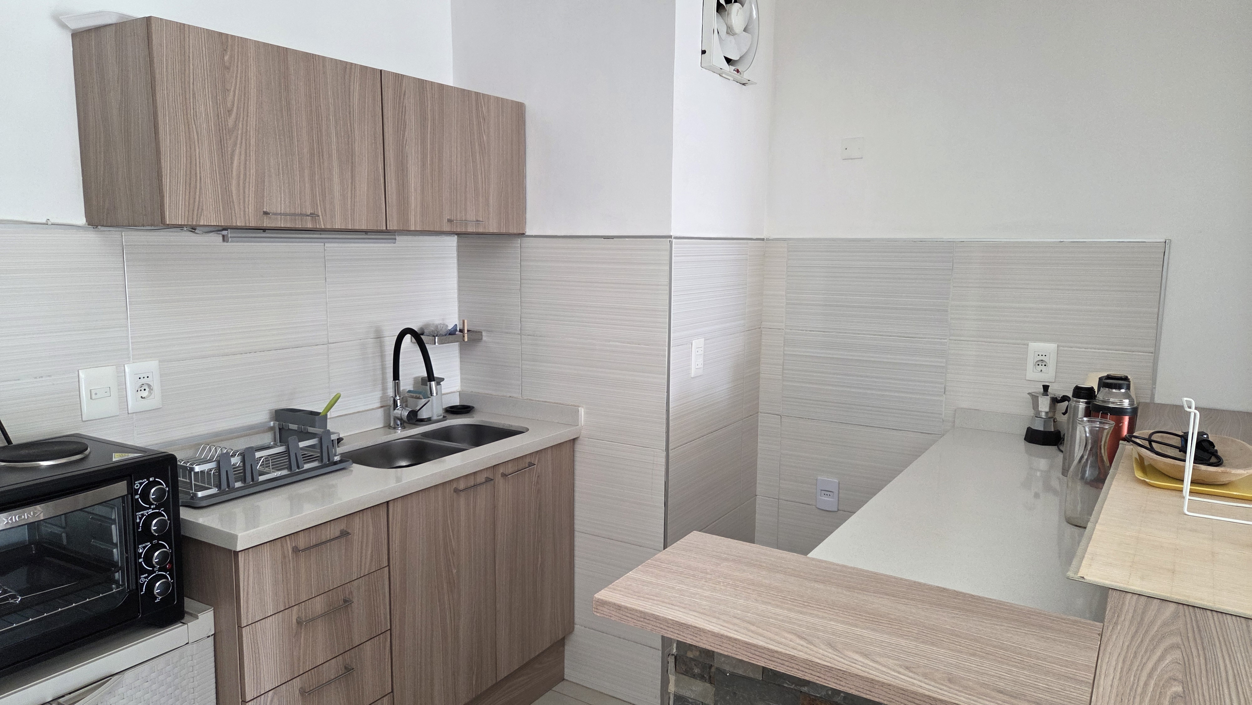 Apartamento amoblado, garaje próx al Casmu - Luis A de Herrera y Asilo 