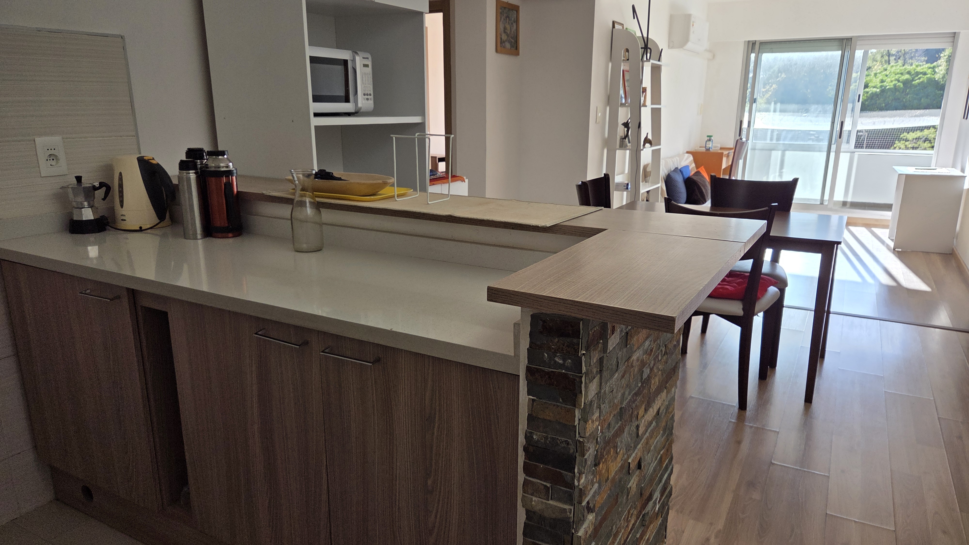 Apartamento amoblado, garaje próx al Casmu - Luis A de Herrera y Asilo 
