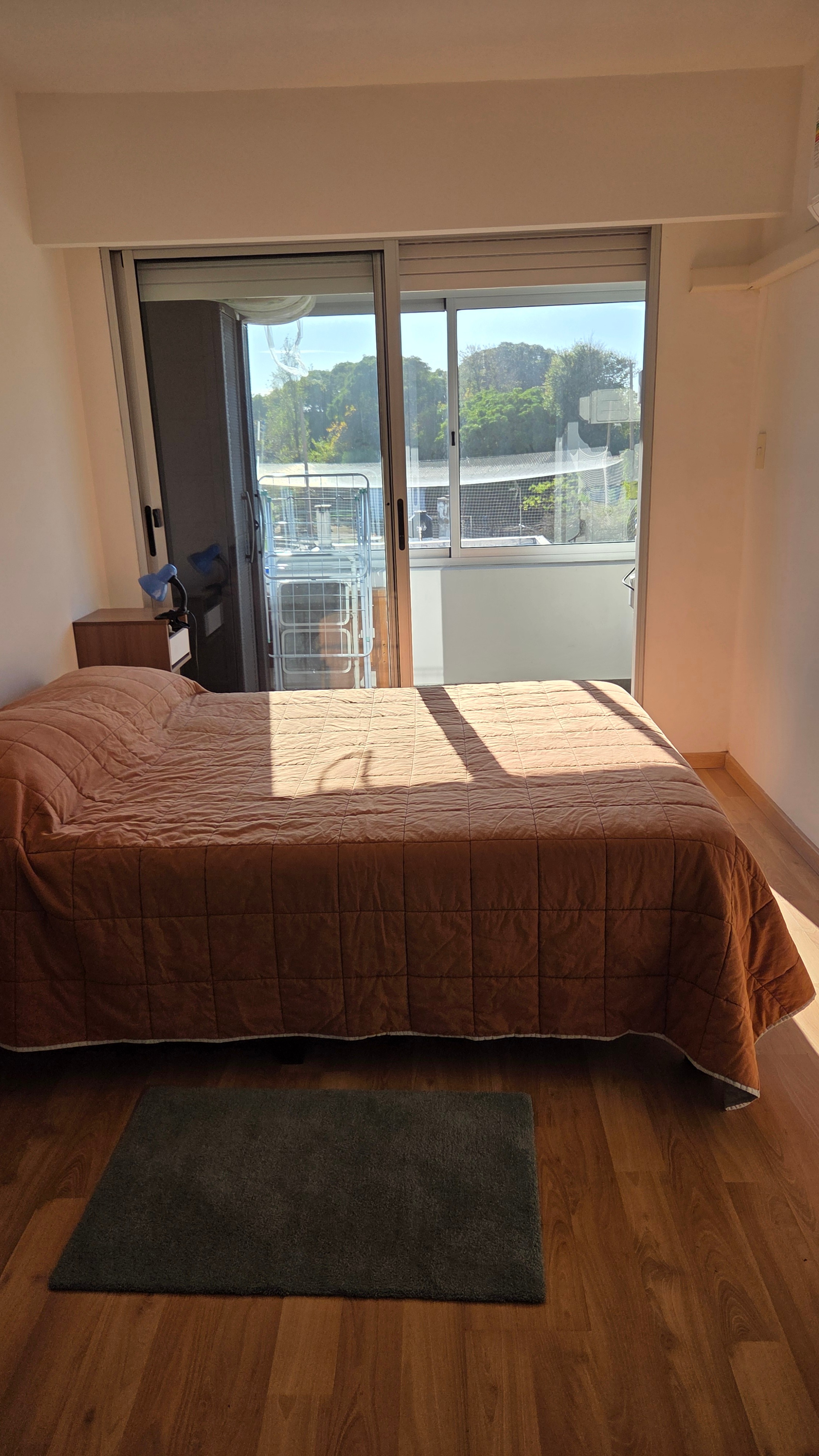 Apartamento amoblado, garaje próx al Casmu - Luis A de Herrera y Asilo 