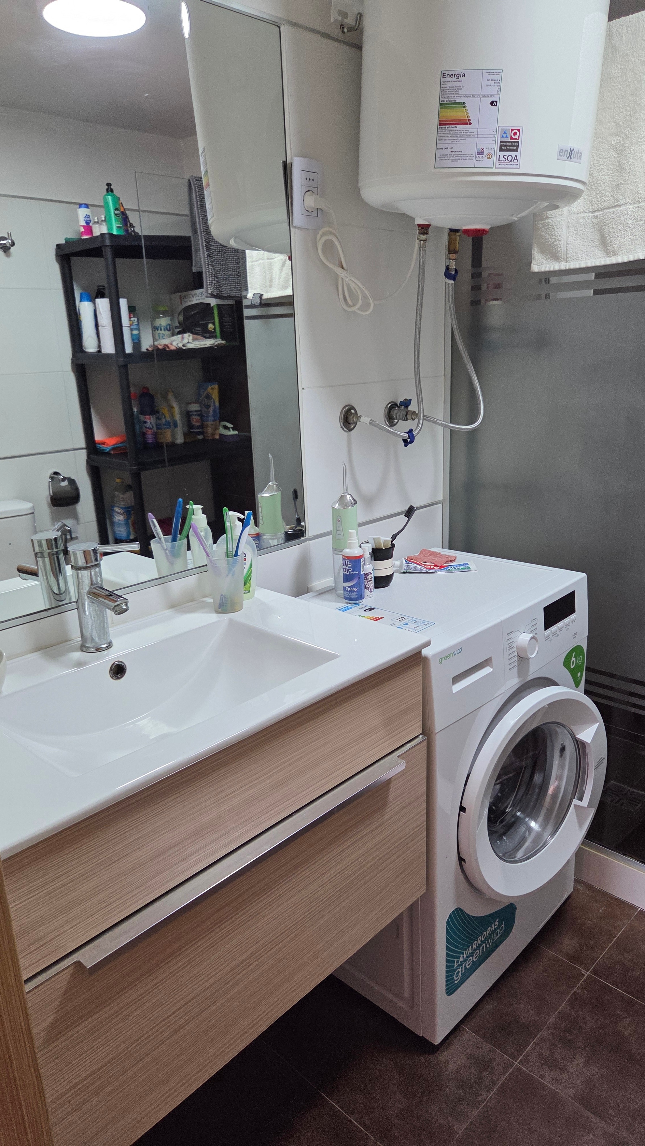 Apartamento amoblado, garaje próx al Casmu - Luis A de Herrera y Asilo 