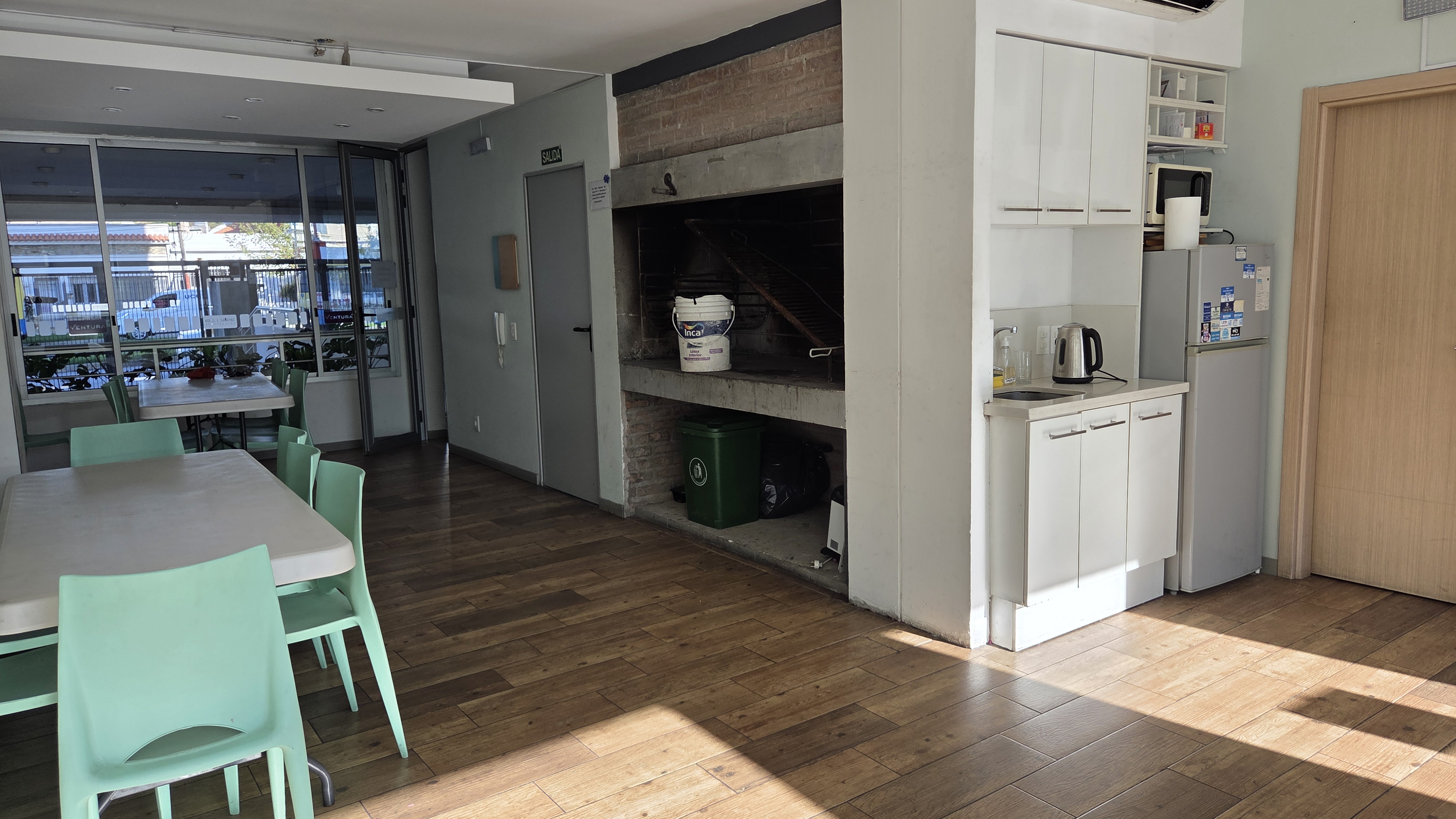 Apartamento amoblado, garaje próx al Casmu - Luis A de Herrera y Asilo 
