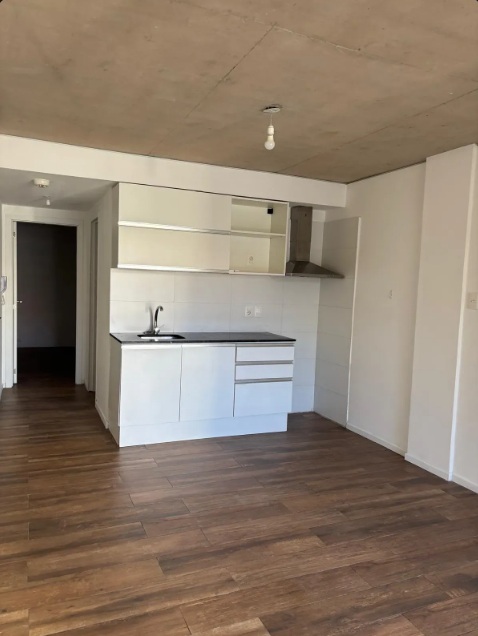 Apartamento en Planta baja con patio y cochera
