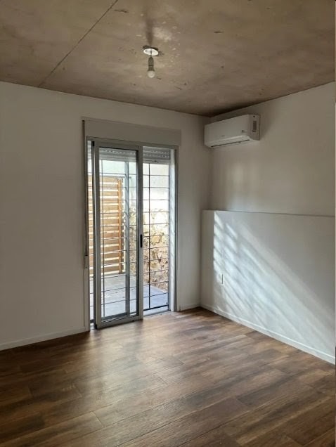 Apartamento en Planta baja con patio y cochera