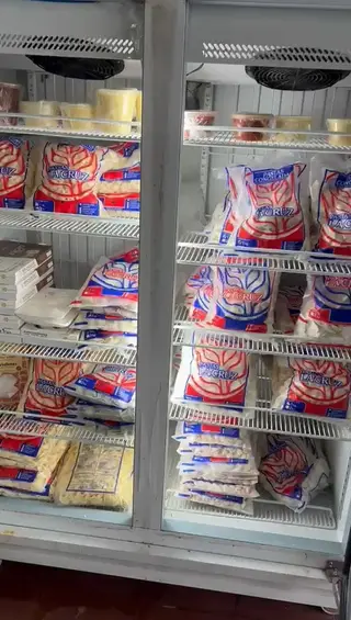 Venta de fábrica de pastas funcionando (Local + llave) en Cno Carrasco  - foto 4