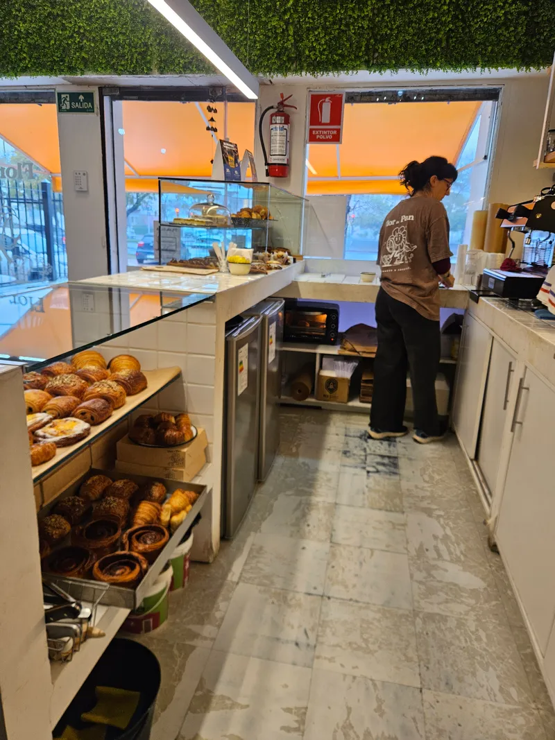 Venta de Llave Cafetería "Flor de Pan"