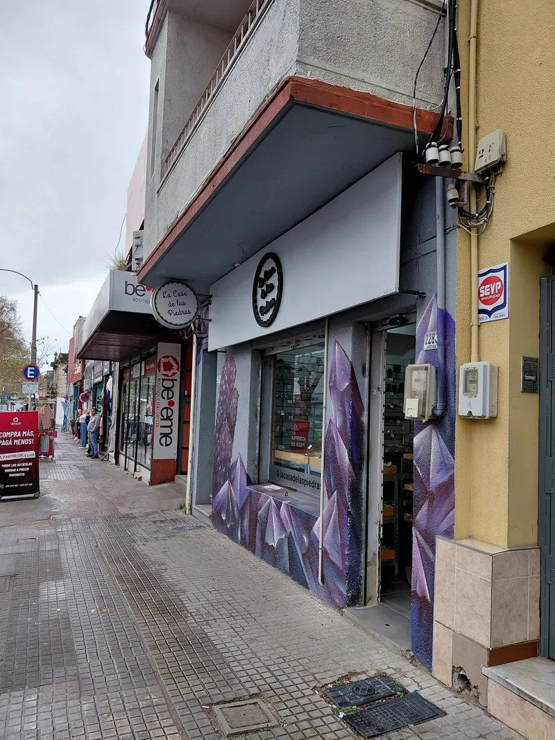Local comercial en alquiler, Sin G.C. ! — La Comercial, Montevideo