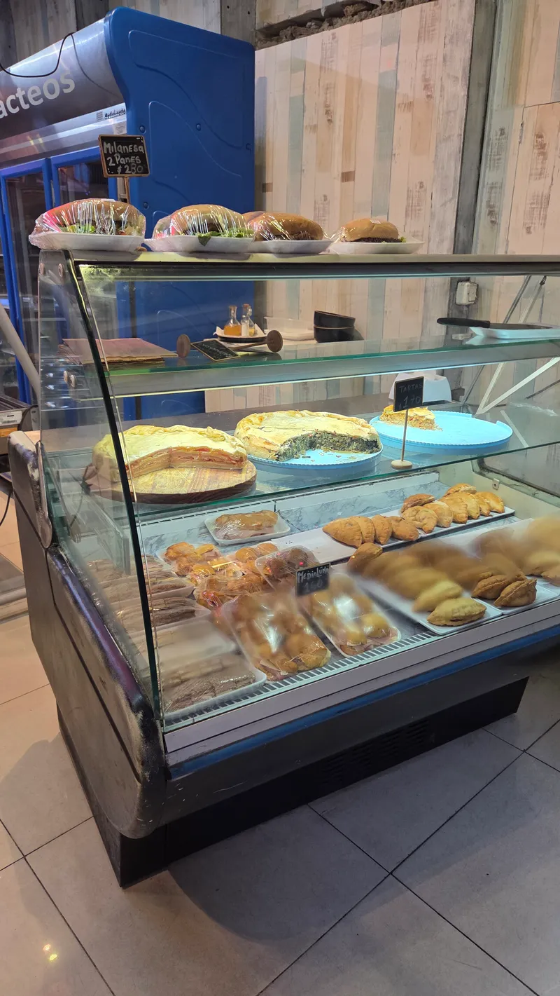 Venta de llave de Panadería -Cafetería - Rotisería a mts de Plaza Independencia