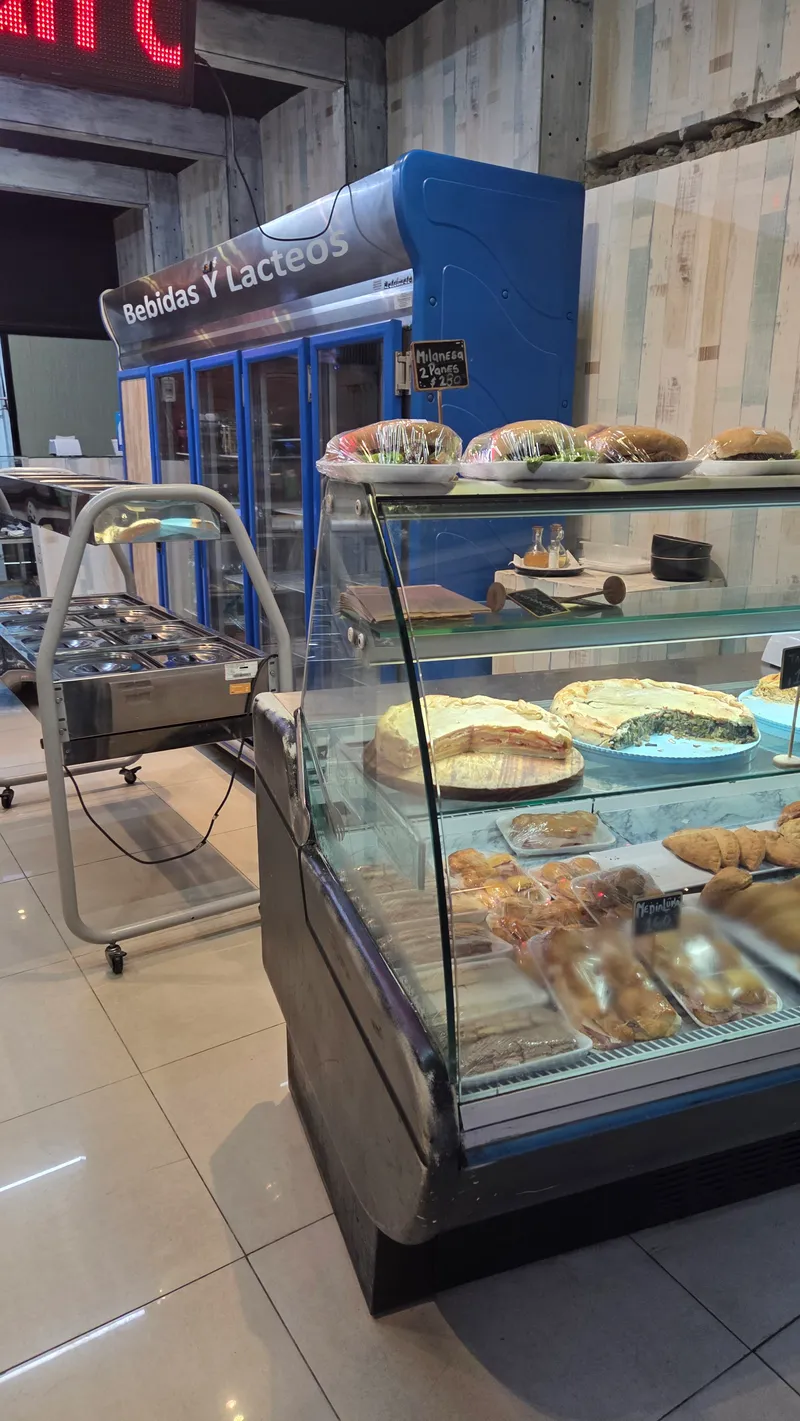 Venta de llave de Panadería -Cafetería - Rotisería a mts de Plaza Independencia