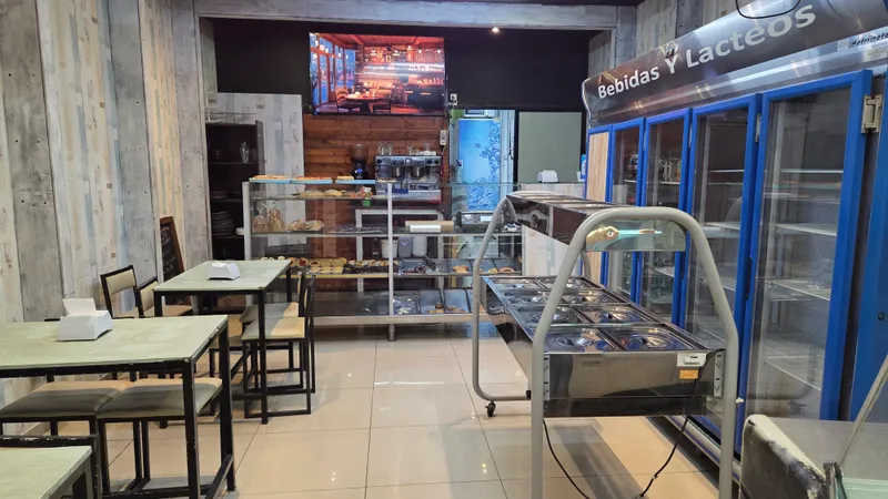 Venta de llave de Panadería -Cafetería - Rotisería a mts de Plaza Independencia