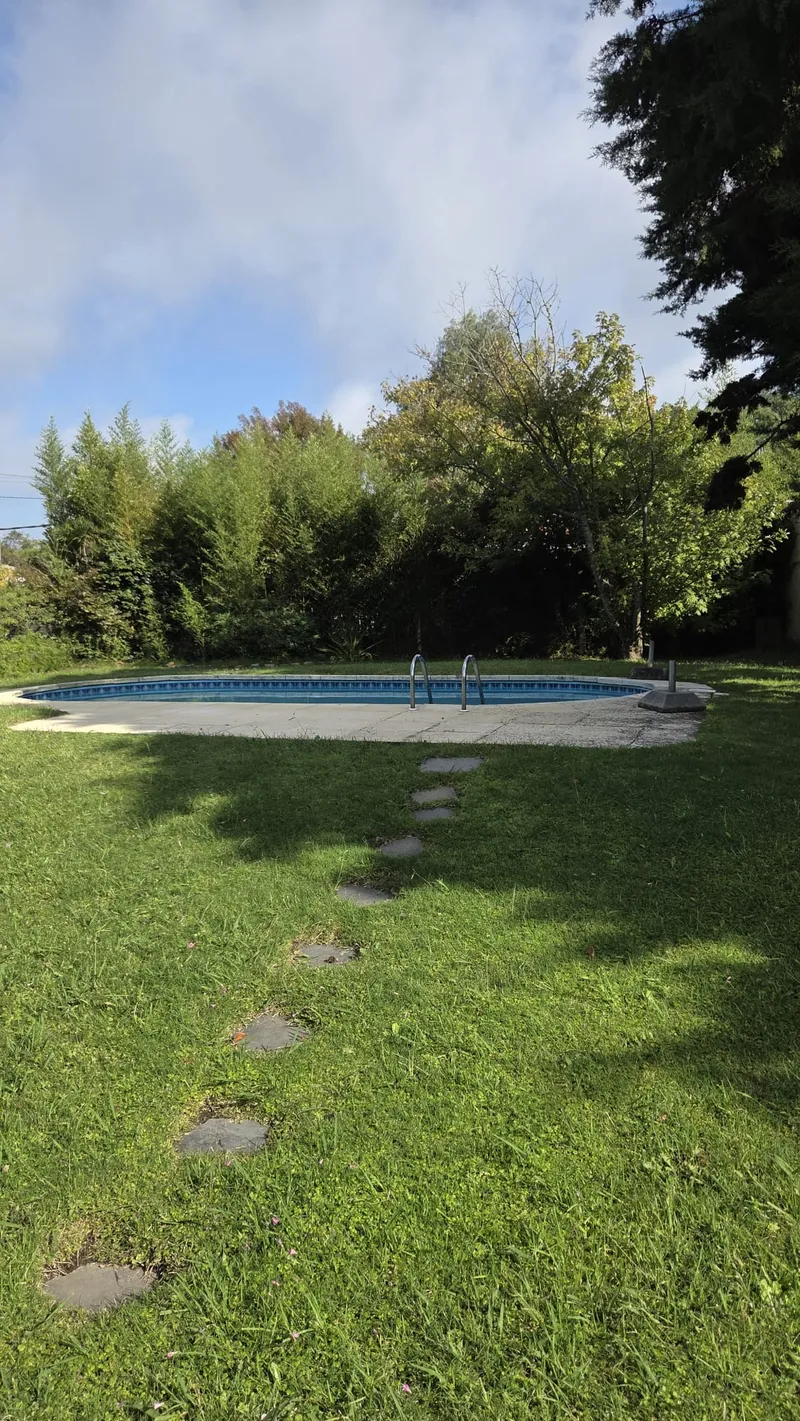 Venta casa de 3 dormitorios con apto independiente y piscina en La Floresta 