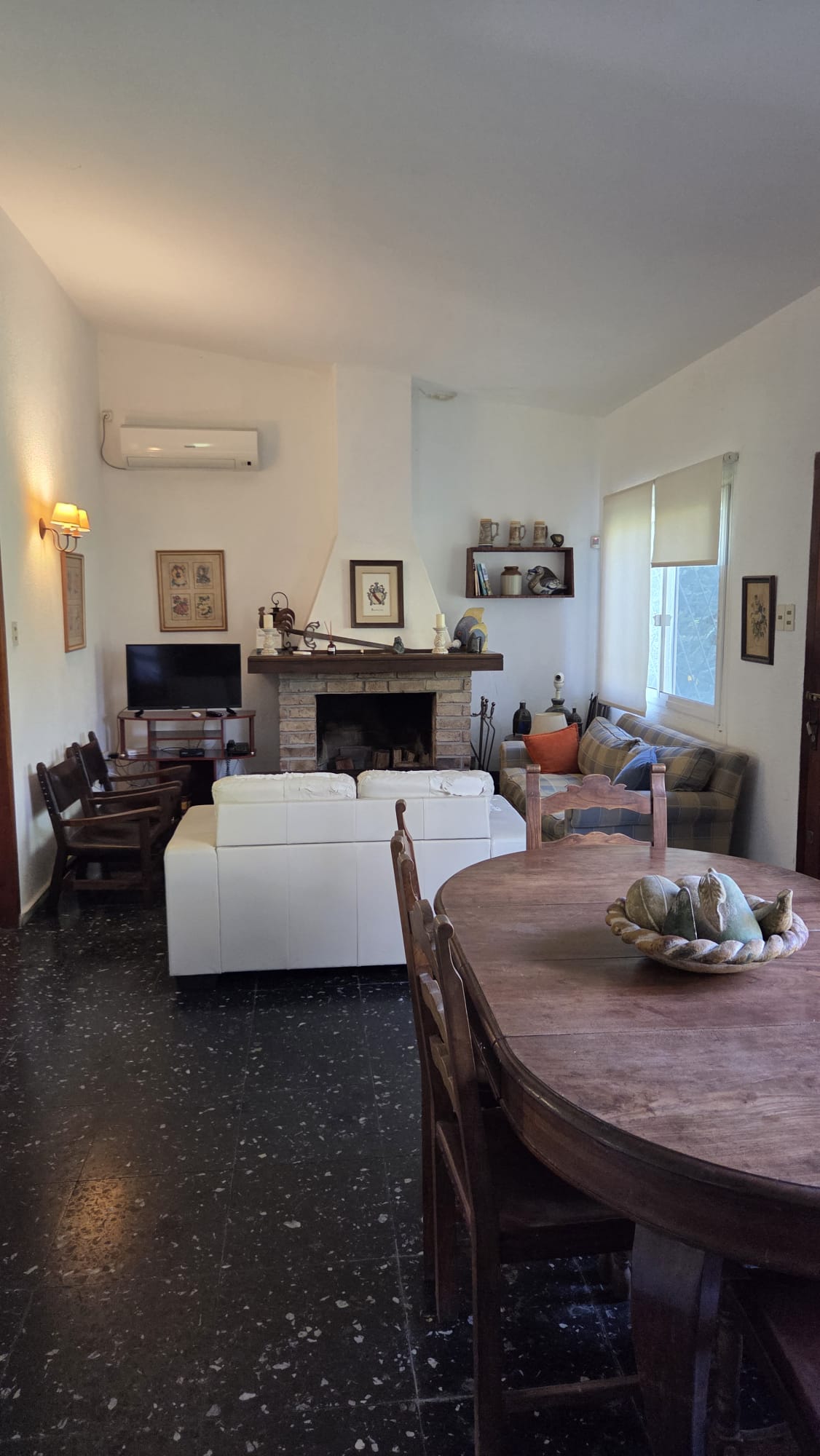 Venta casa de 3 dormitorios con apto independiente y piscina en La Floresta 
