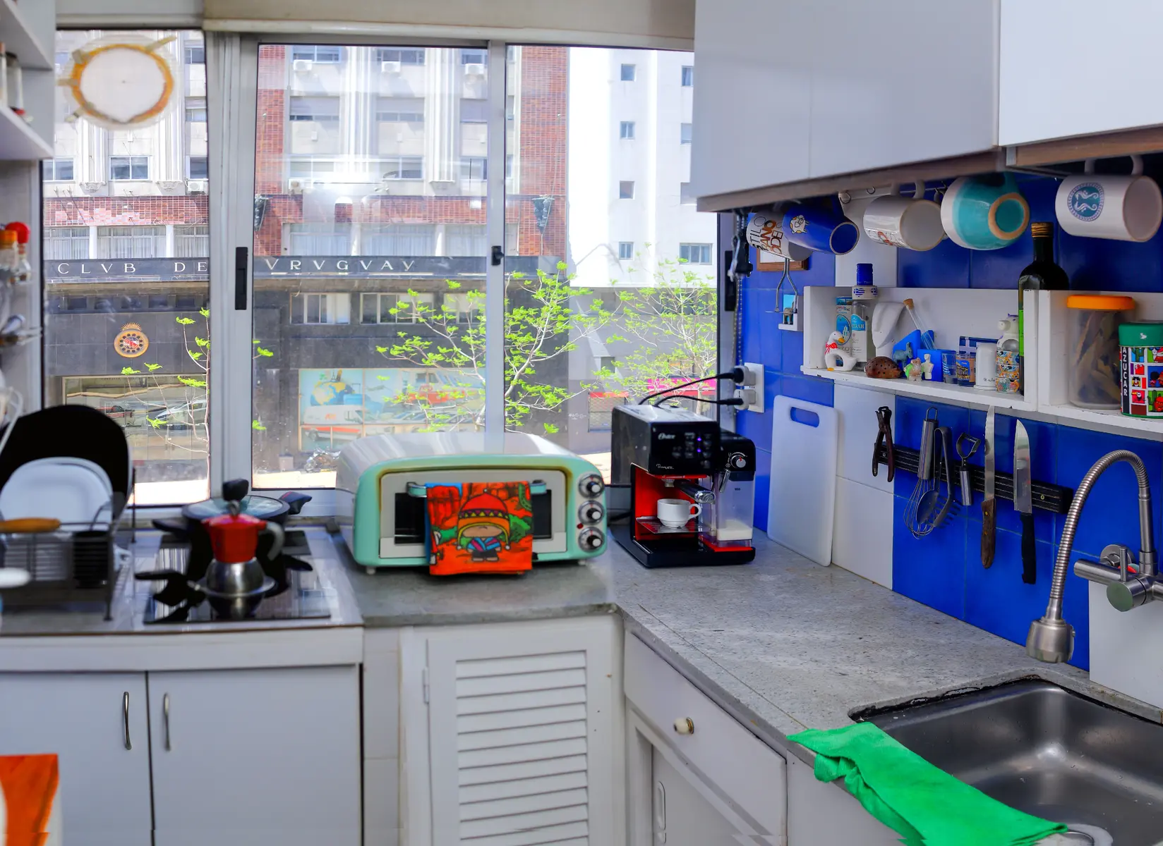Apartamento en alquiler 1 dormitorio totalmente renovado, a metros de Av. Libertador