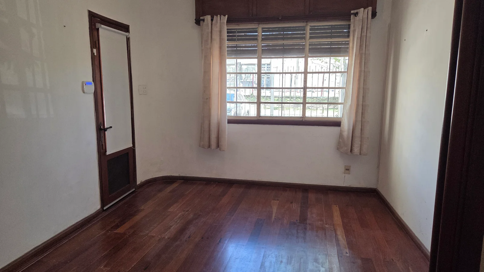 House for rent in Punta Carretas. 2 bedrooms, garage, patio with BBQ area — Punta Carretas, Montevideo, Uruguay